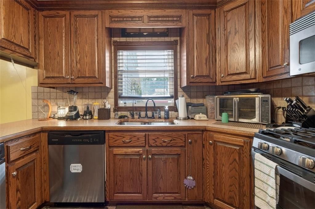 6204 Hedges Avenue — photo 13