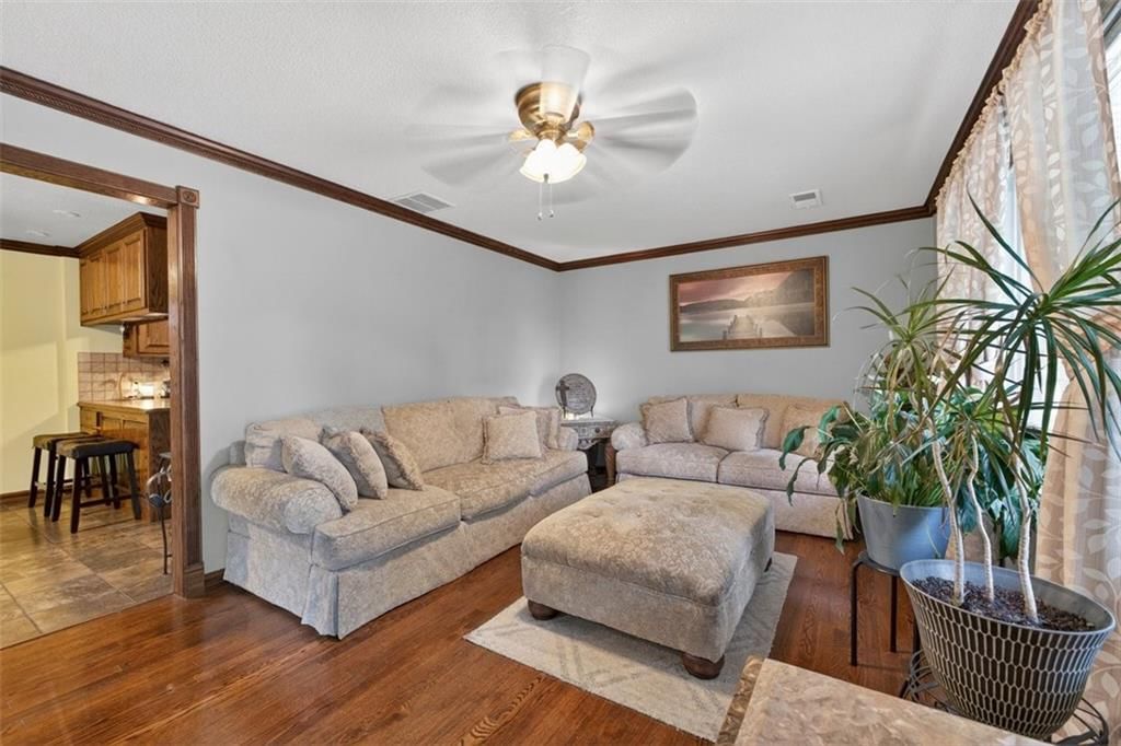 6204 Hedges Avenue — photo 15