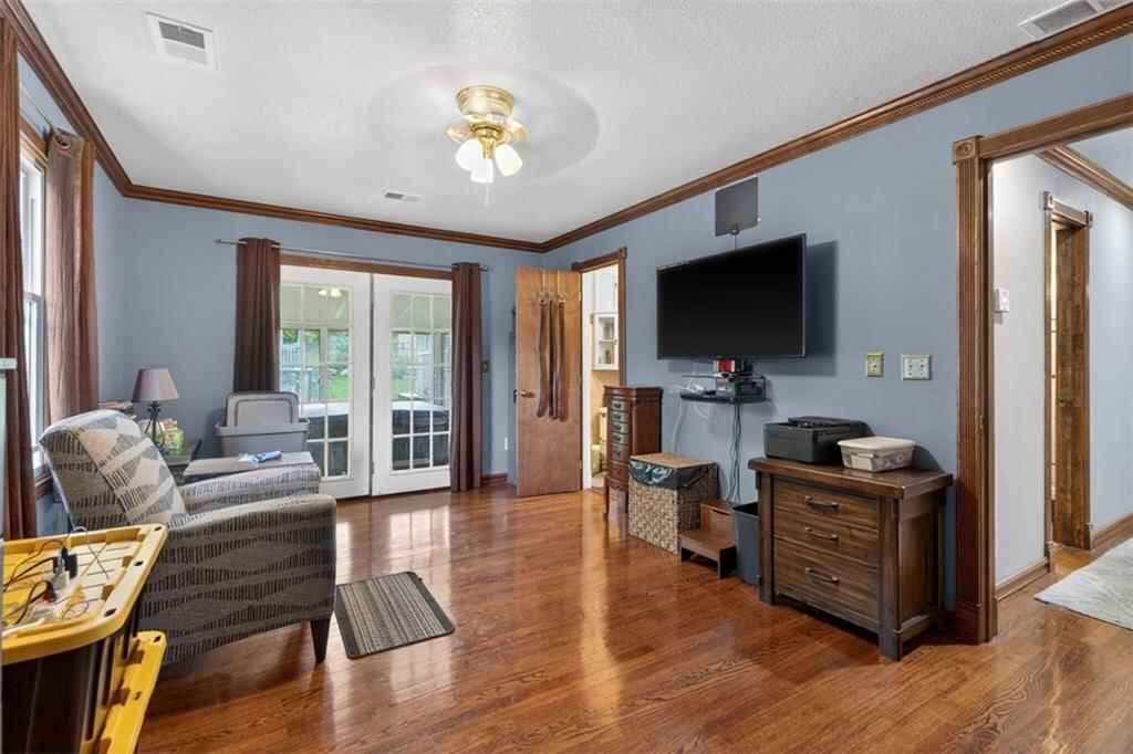 6204 Hedges Avenue — photo 19