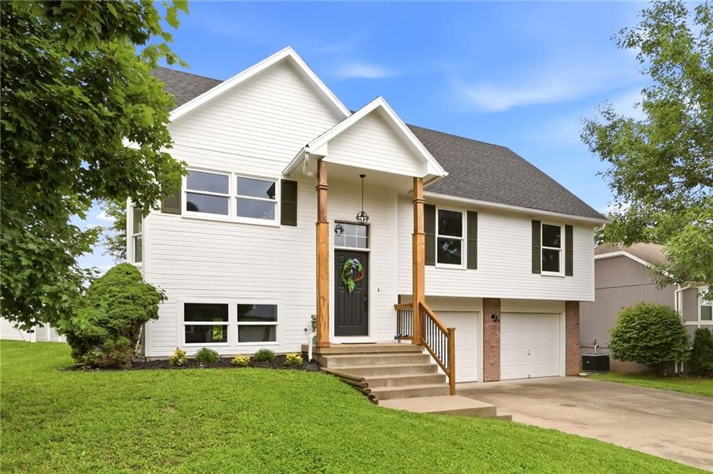 207 Parkway Drive, Warrensburg, MO