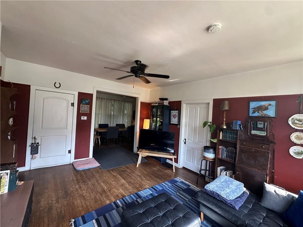 1501 Franklin Avenue — photo 9