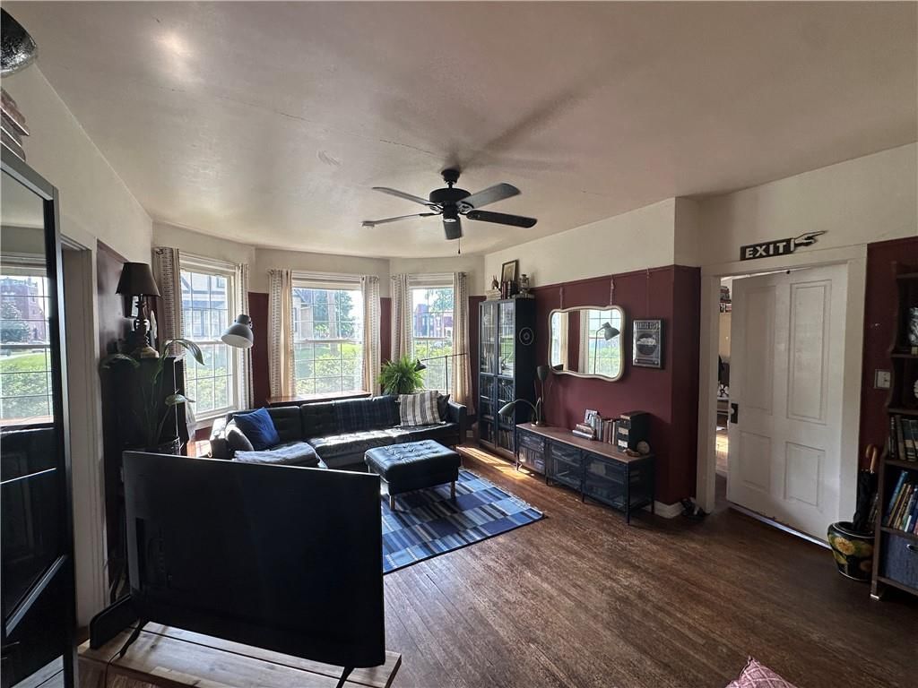1501 Franklin Avenue — photo 10