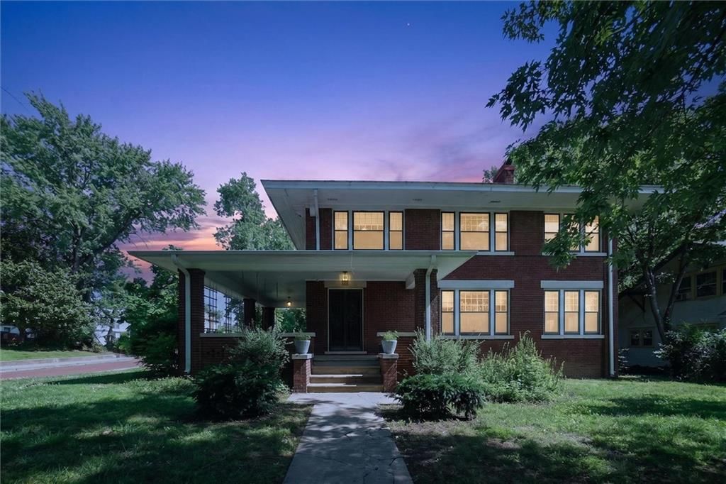 400 E Locust Street — photo 2