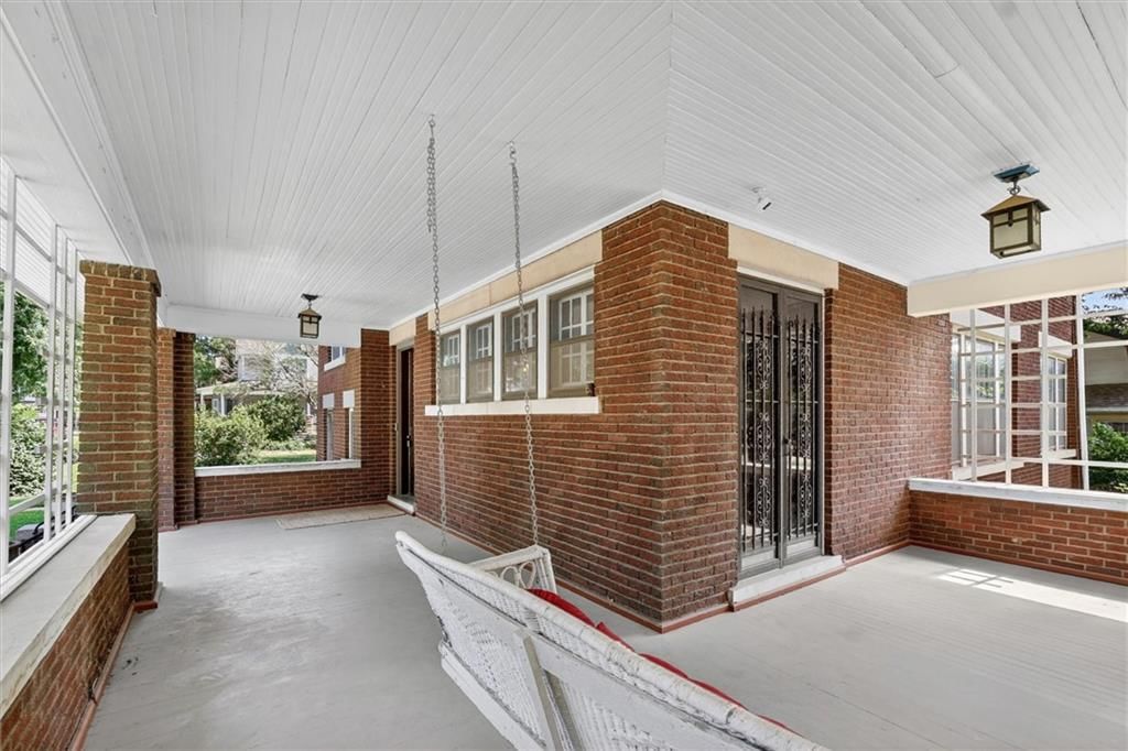 400 E Locust Street — photo 11