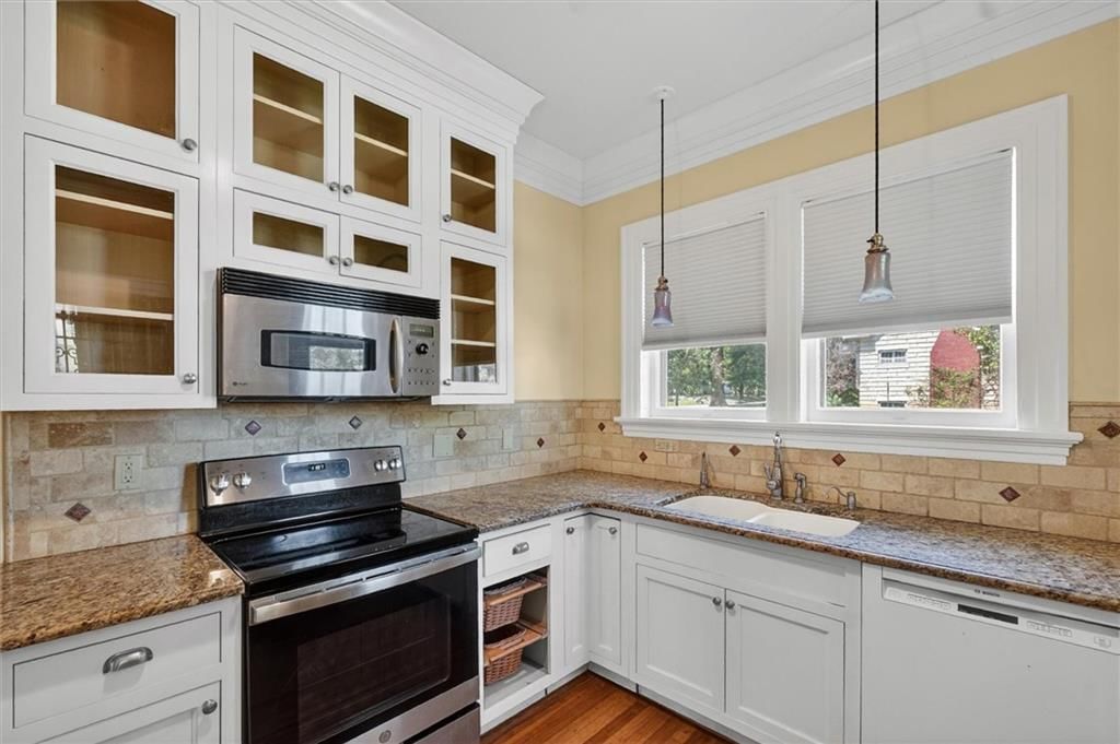 400 E Locust Street — photo 14