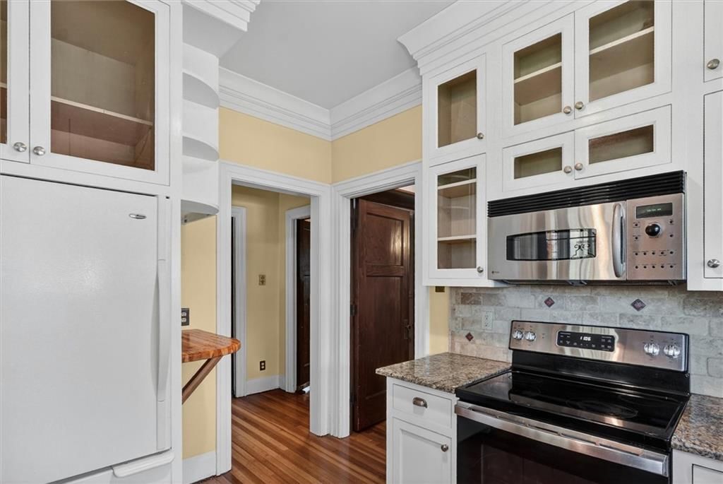 400 E Locust Street — photo 15