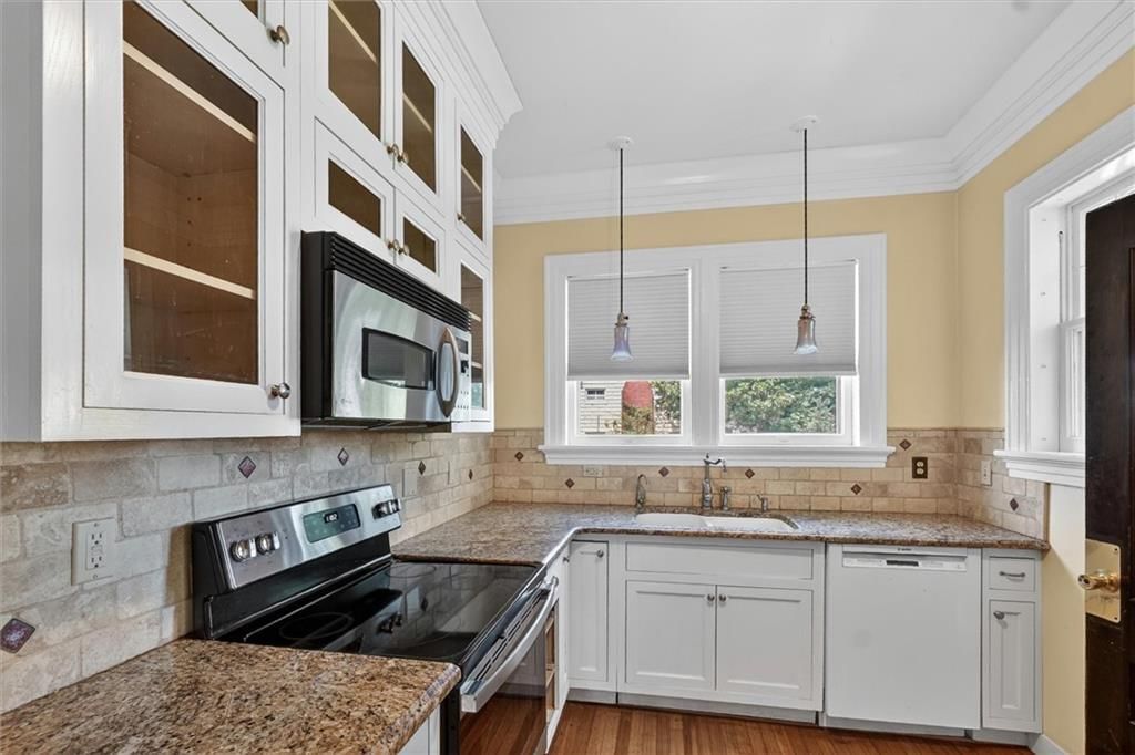 400 E Locust Street — photo 16