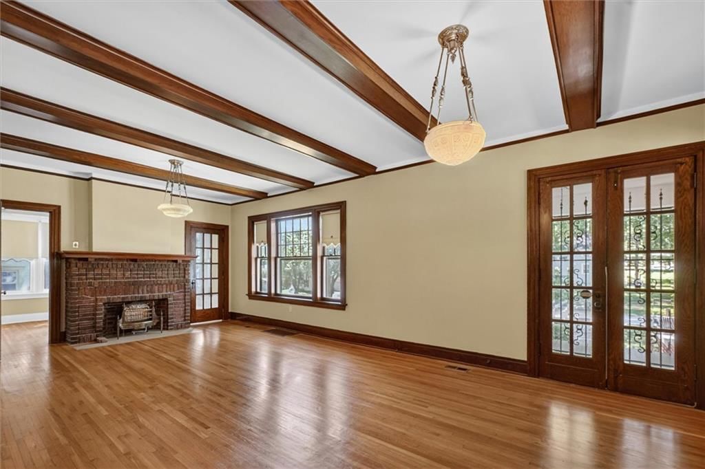 400 E Locust Street — photo 19