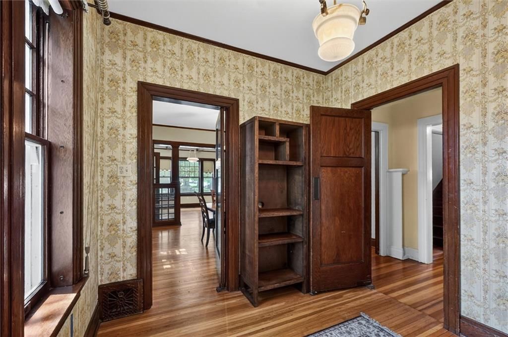 400 E Locust Street — photo 21