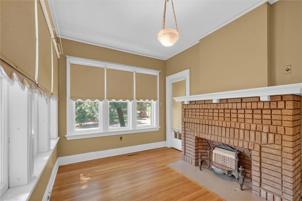 400 E Locust Street — photo 25