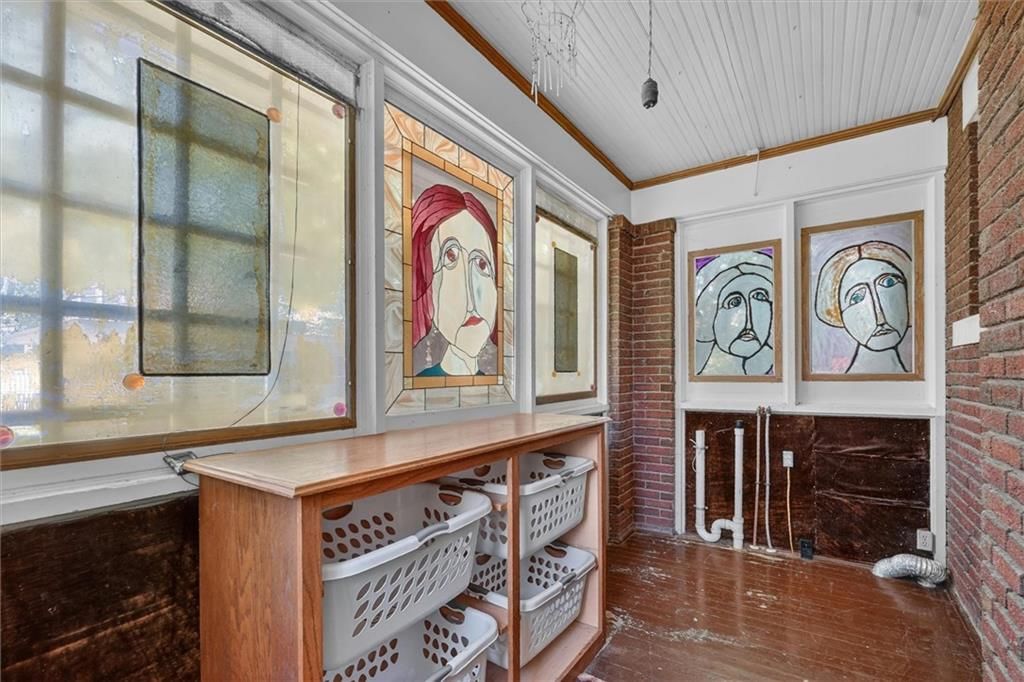 400 E Locust Street — photo 30