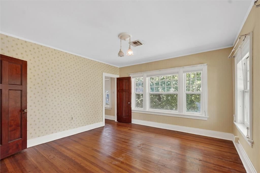 400 E Locust Street — photo 34