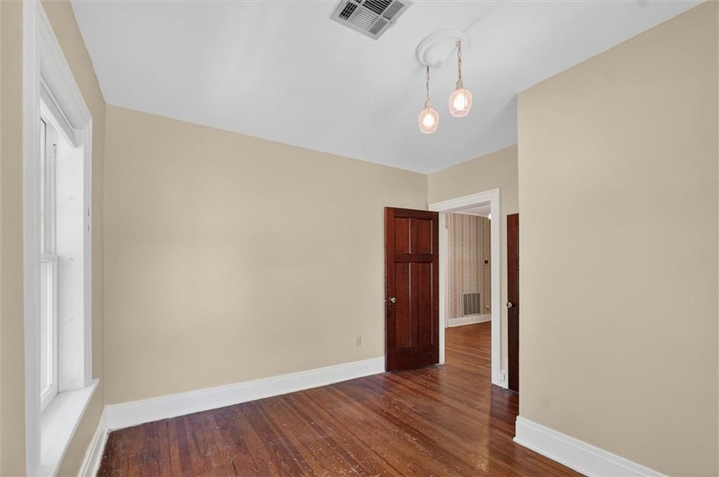 400 E Locust Street — photo 38
