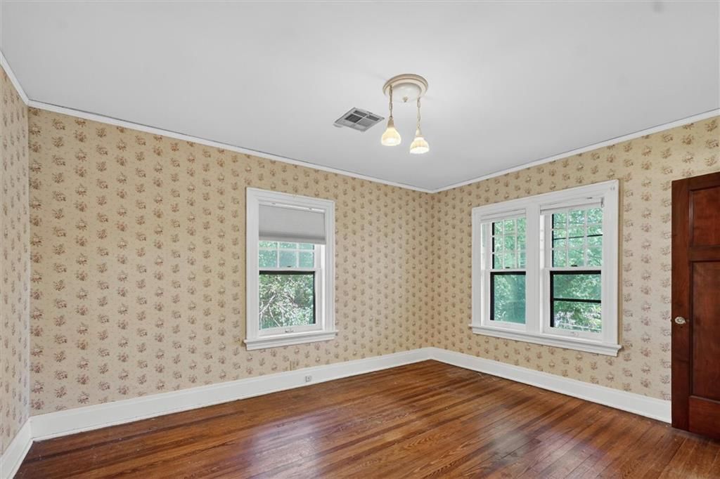 400 E Locust Street — photo 39