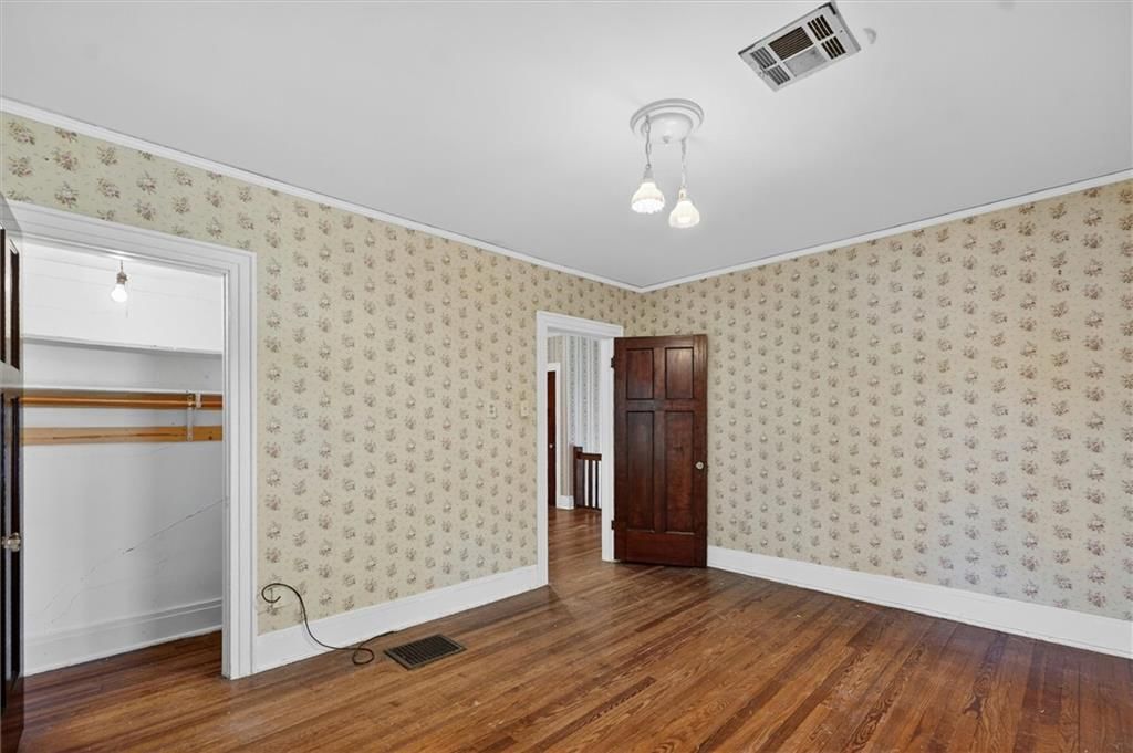 400 E Locust Street — photo 40