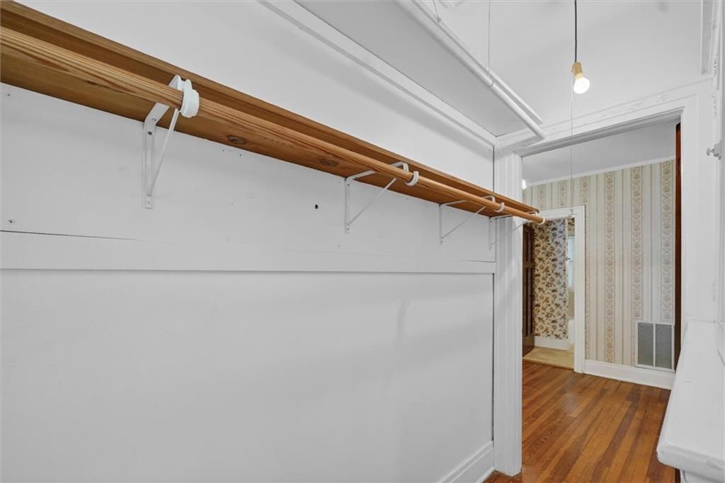 400 E Locust Street — photo 43