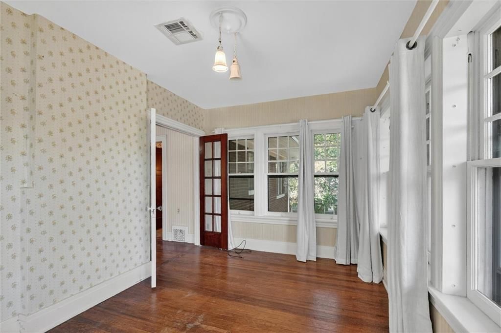 400 E Locust Street — photo 46