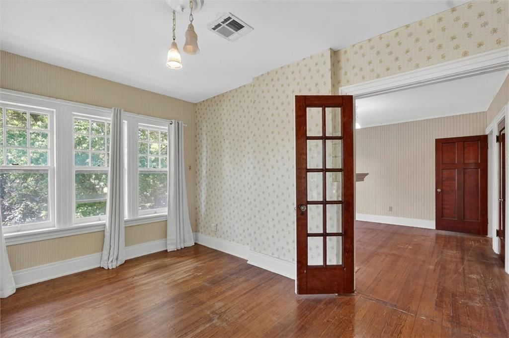 400 E Locust Street — photo 47