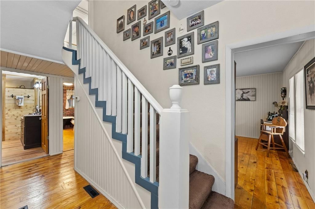 103 E 1st Street — photo 6
