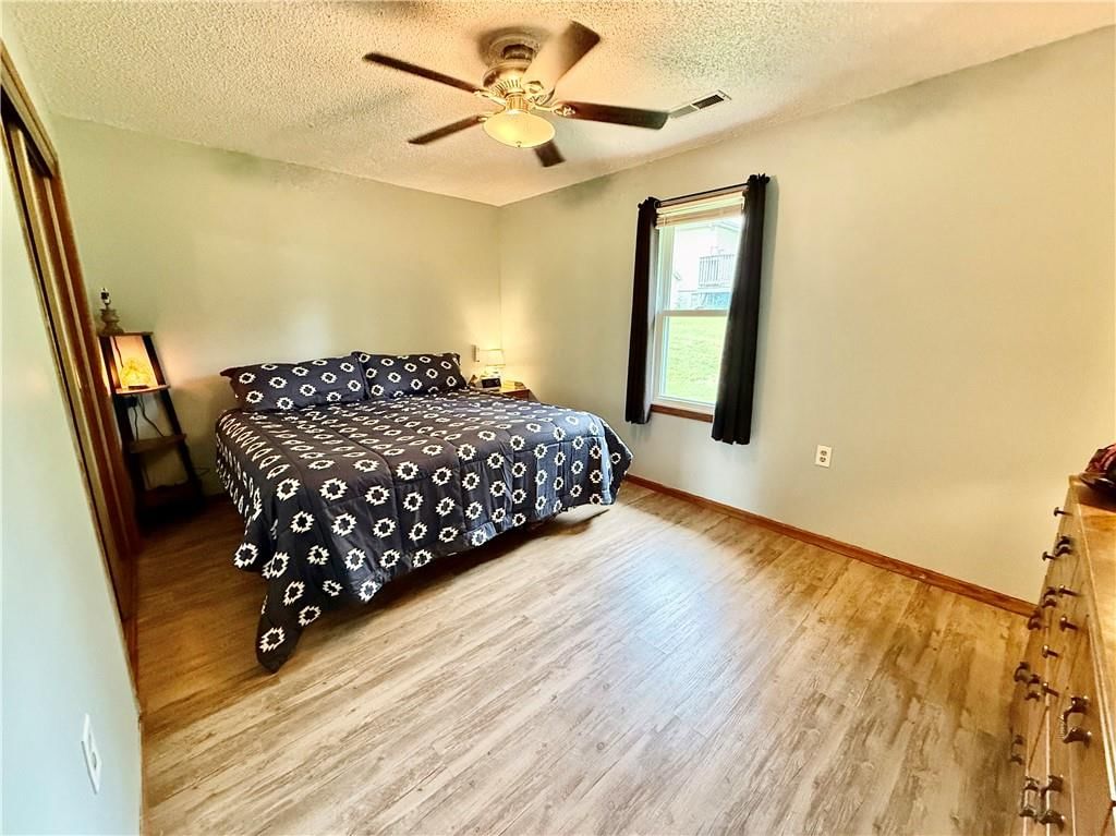 606 N Prairie Street — photo 12