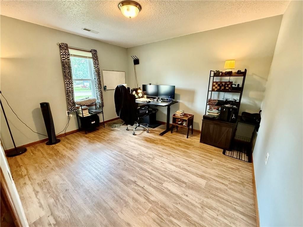 606 N Prairie Street — photo 14
