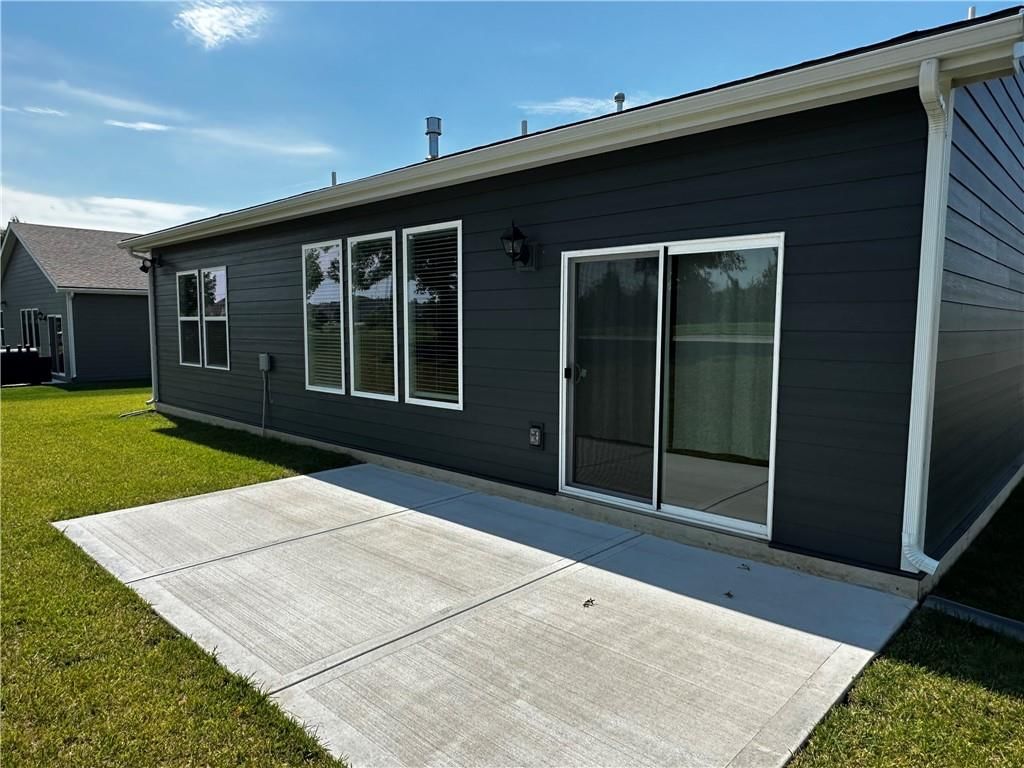309 SW Hawthorne Court — photo 3