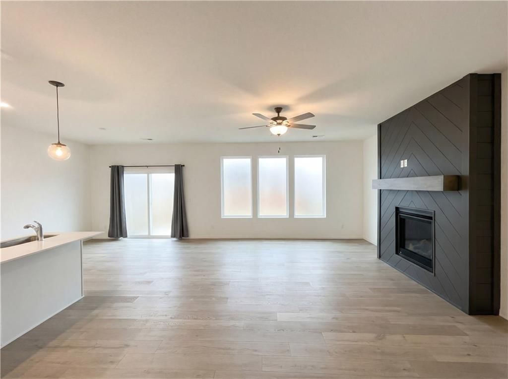 309 SW Hawthorne Court — photo 11