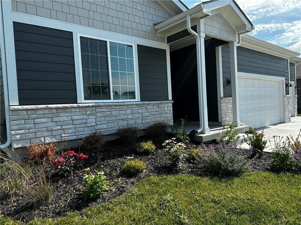 309 SW Hawthorne Court — photo 27