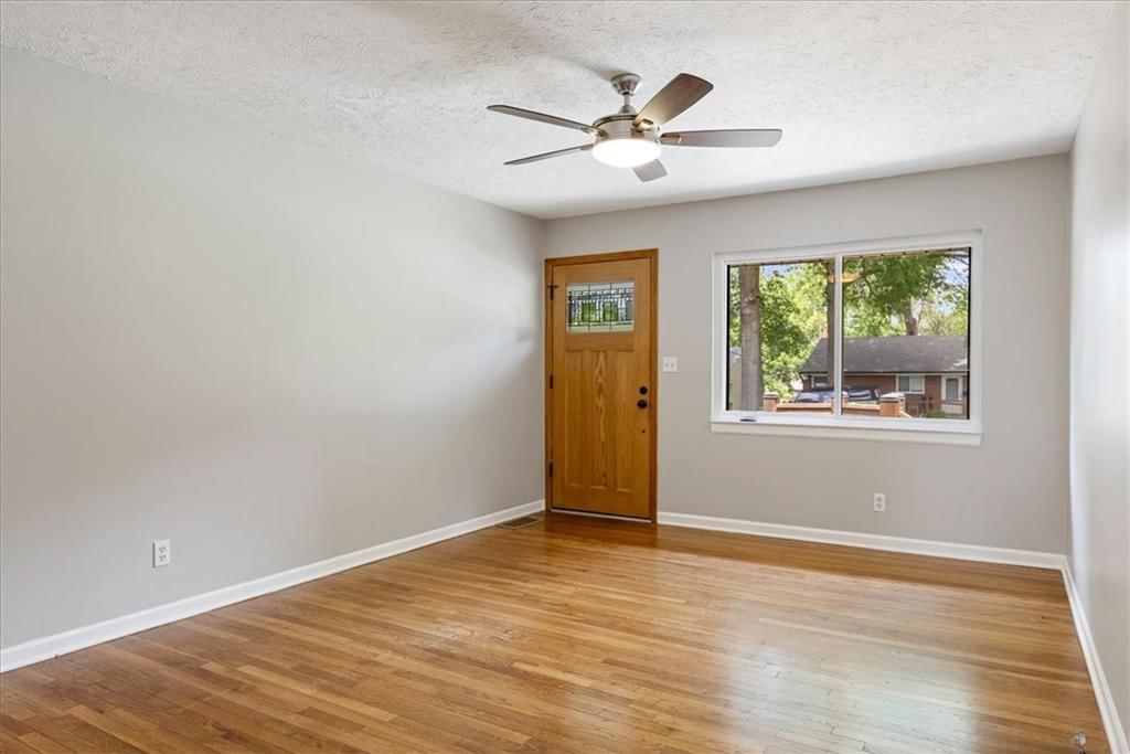 6305 W 82nd Terrace — photo 10