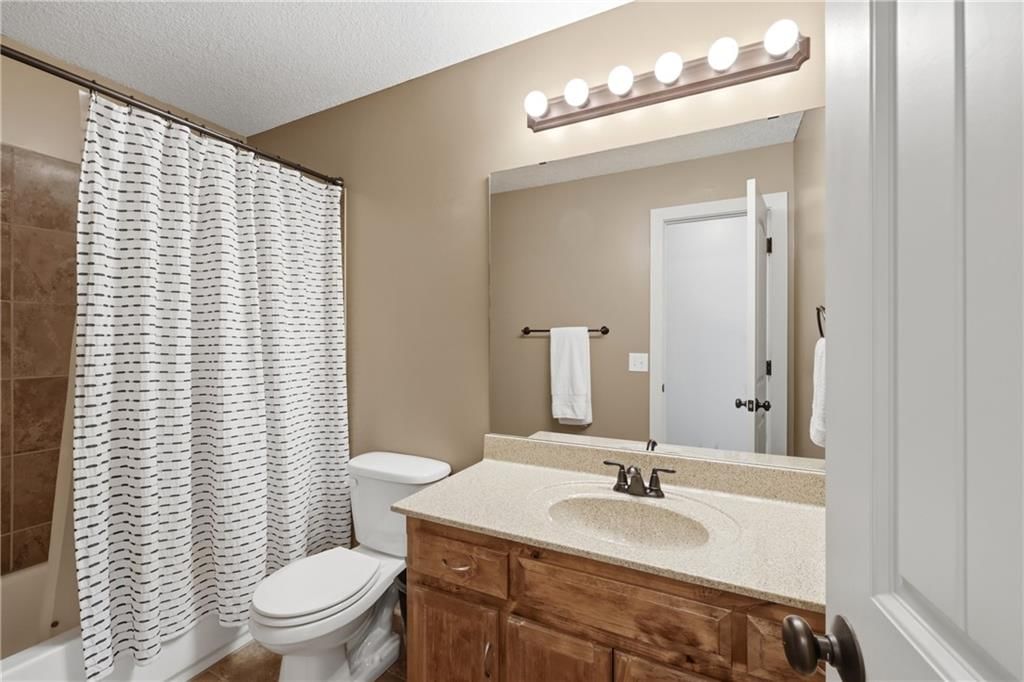 11043 N Madison Avenue — photo 27