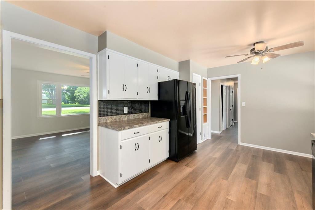 1434 S Business Hwy 13 — photo 10