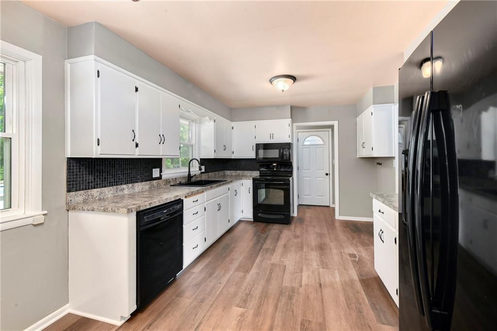 1434 S Business Hwy 13 — photo 12