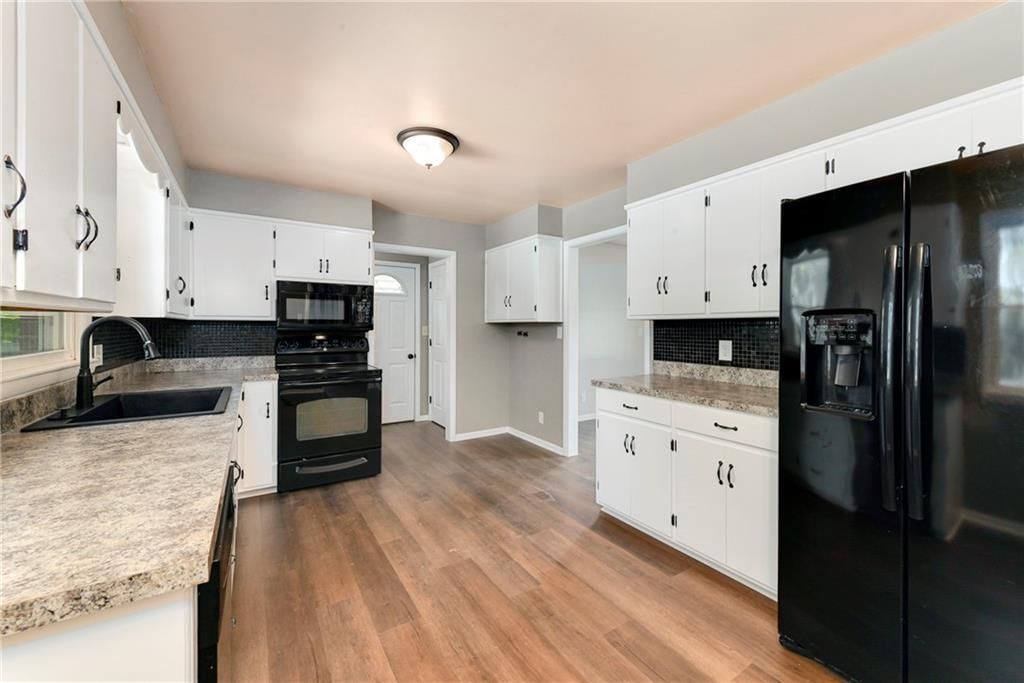 1434 S Business Hwy 13 — photo 14