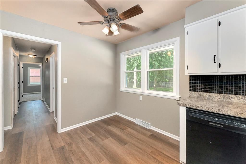 1434 S Business Hwy 13 — photo 15