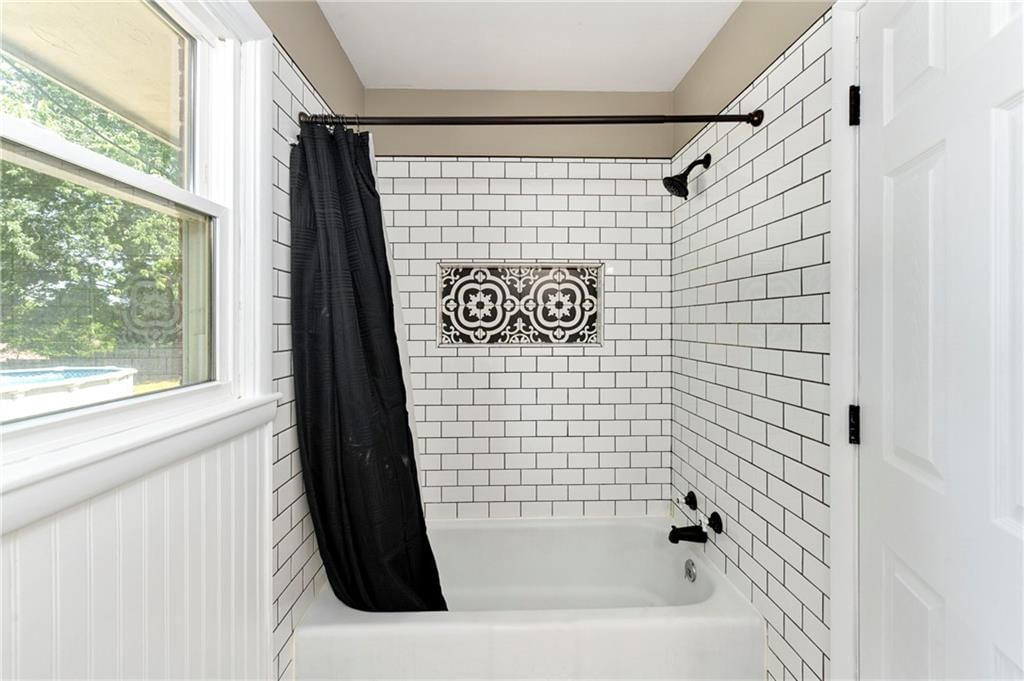 1434 S Business Hwy 13 — photo 19