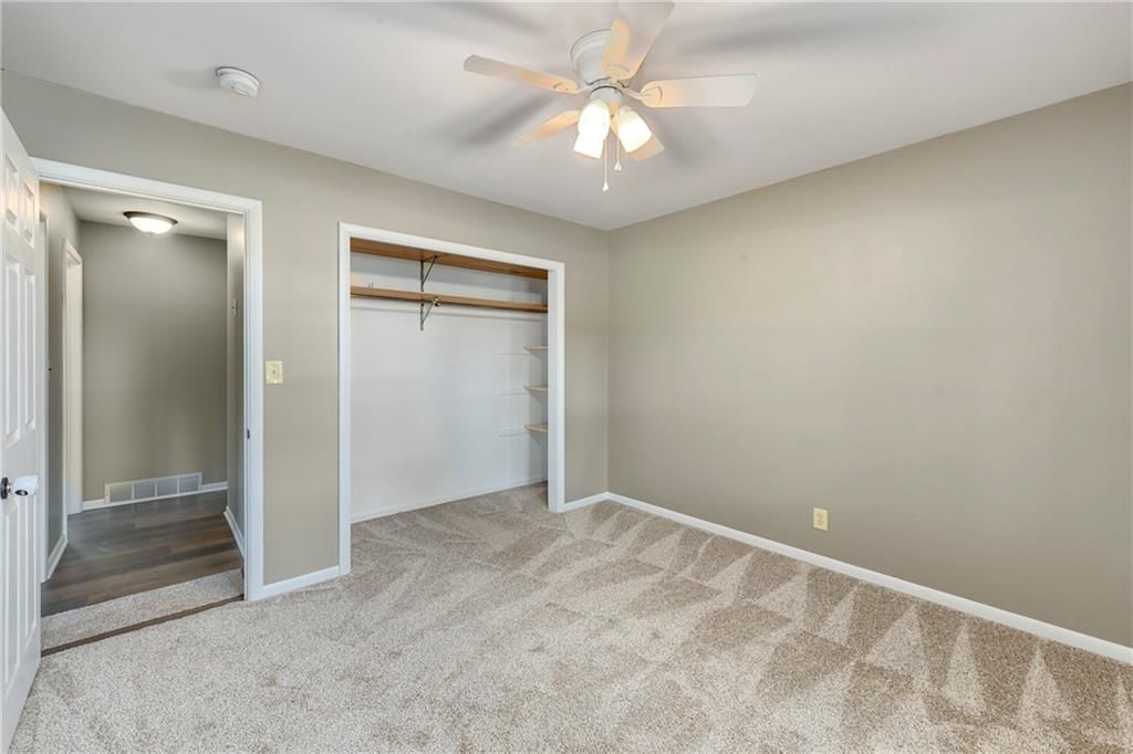 1434 S Business Hwy 13 — photo 22