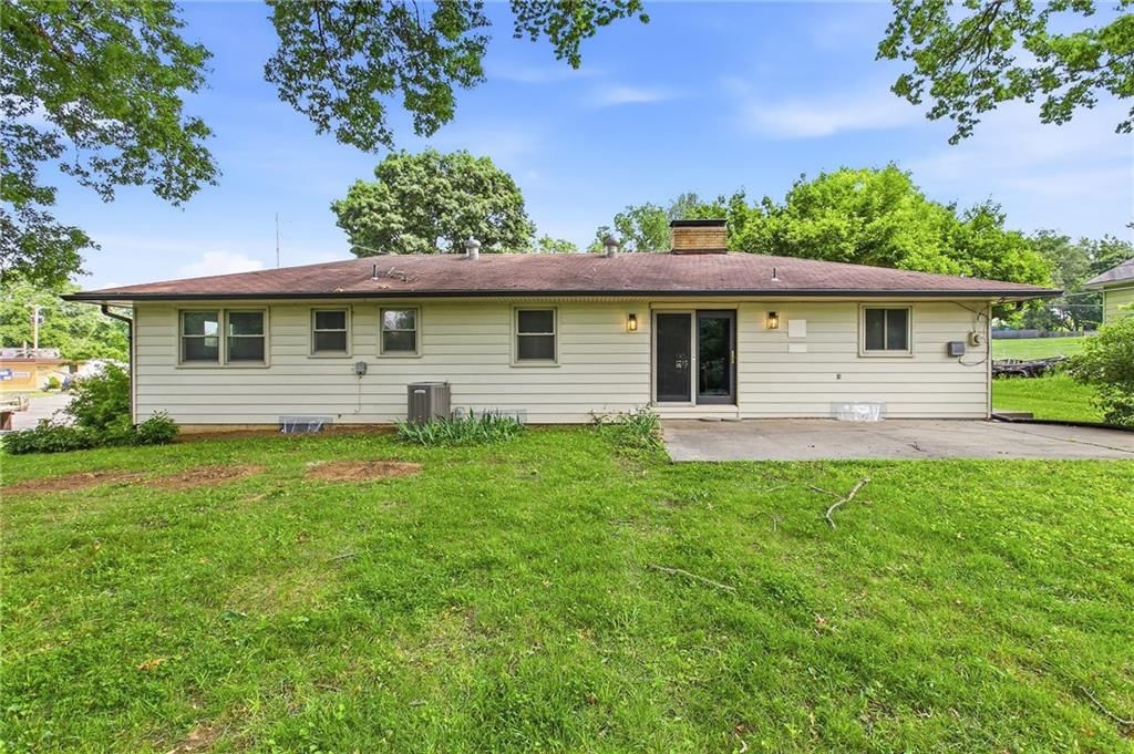 7745 Yecker Avenue — photo 31