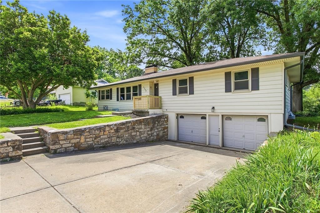7745 Yecker Avenue — photo 36