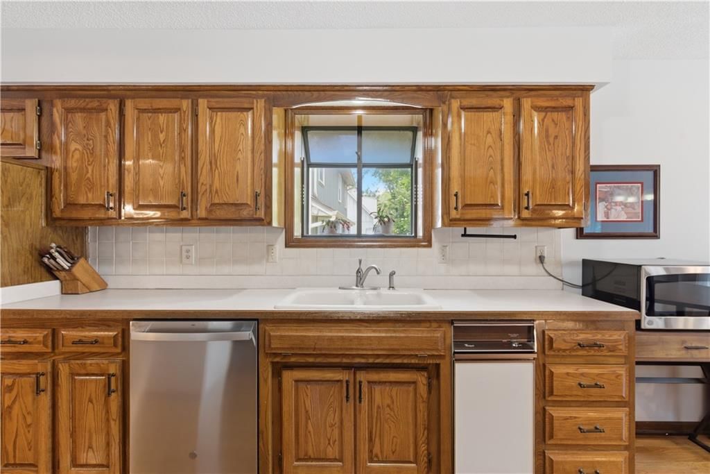 8533 Constance Street — photo 10