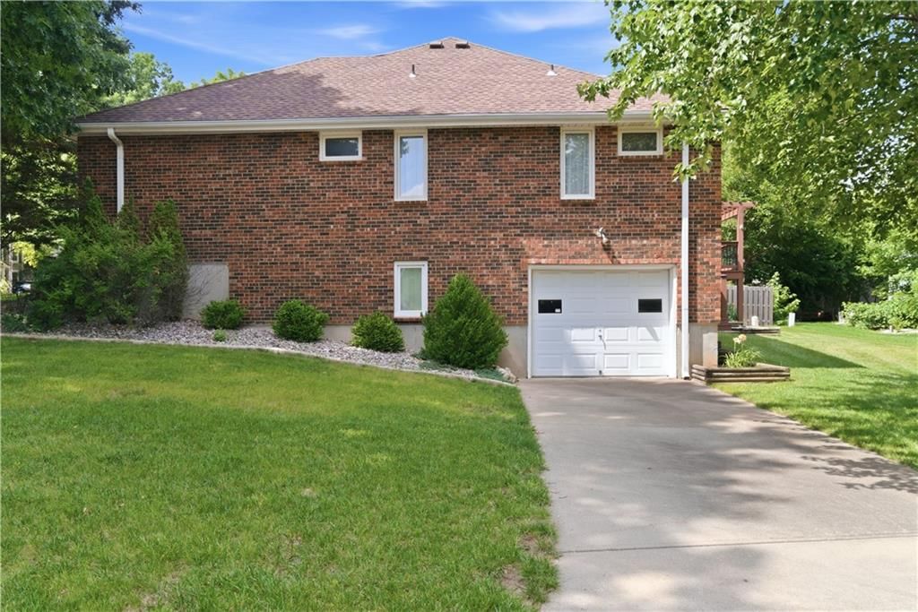 8533 Constance Street — photo 27