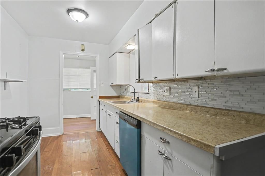 937 W 32nd Terrace — photo 10