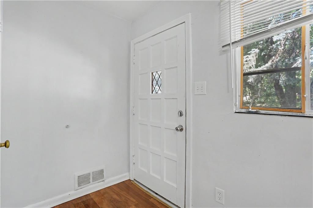 937 W 32nd Terrace — photo 15