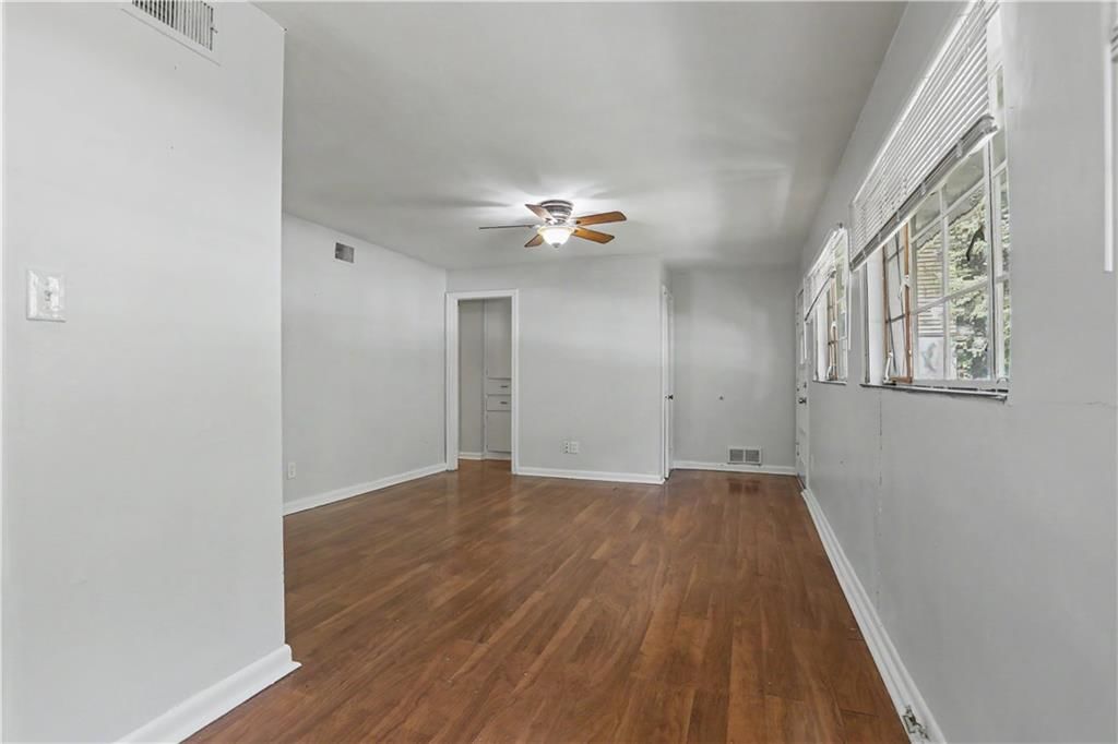 937 W 32nd Terrace — photo 16