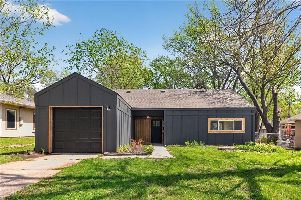 5409 Maple Street — photo 1
