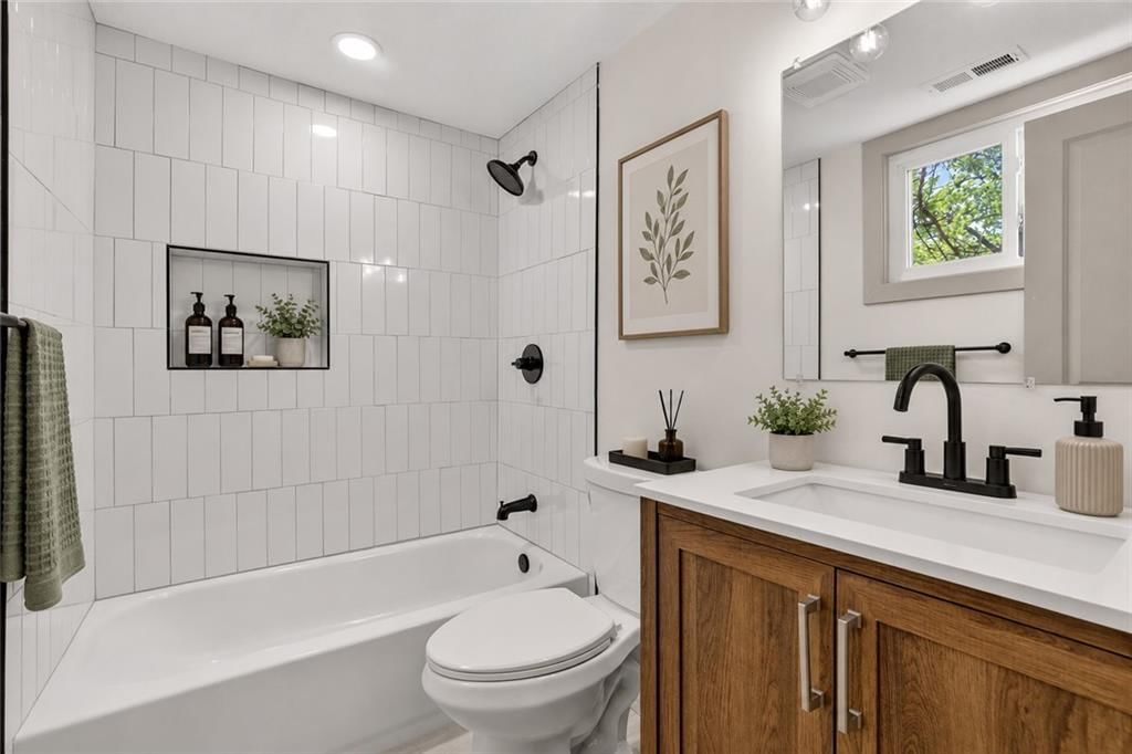 5409 Maple Street — photo 10
