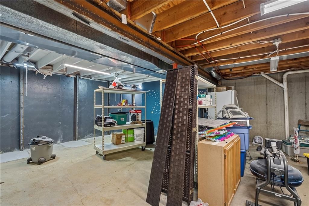 741 N Poplar Street — photo 28