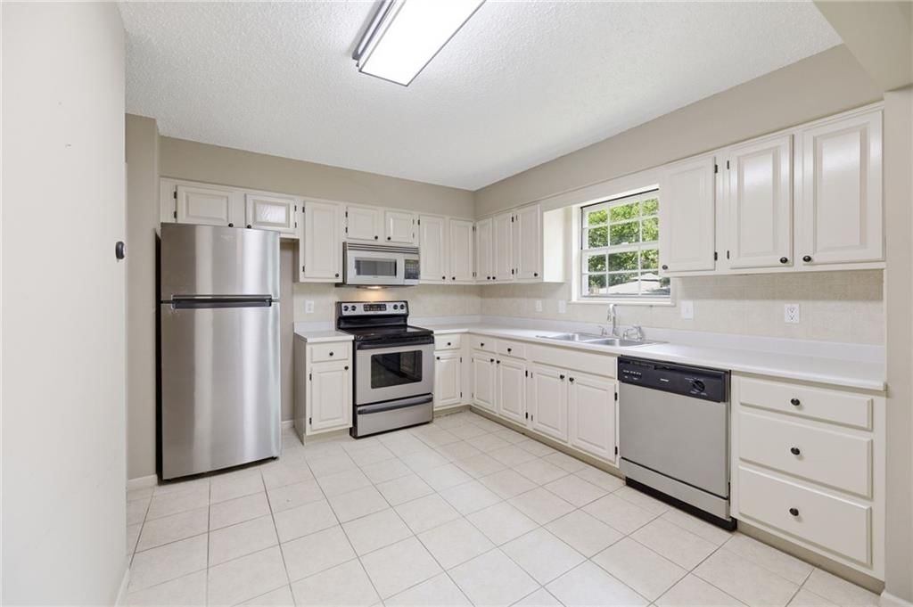 9707 W 83rd Terrace — photo 6