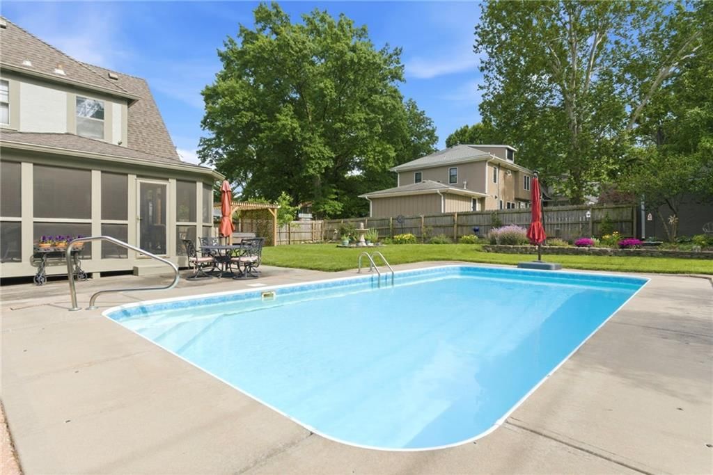 7310 Mercier Street — photo 4