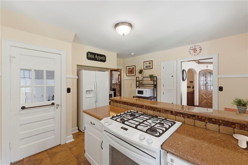 7310 Mercier Street — photo 8