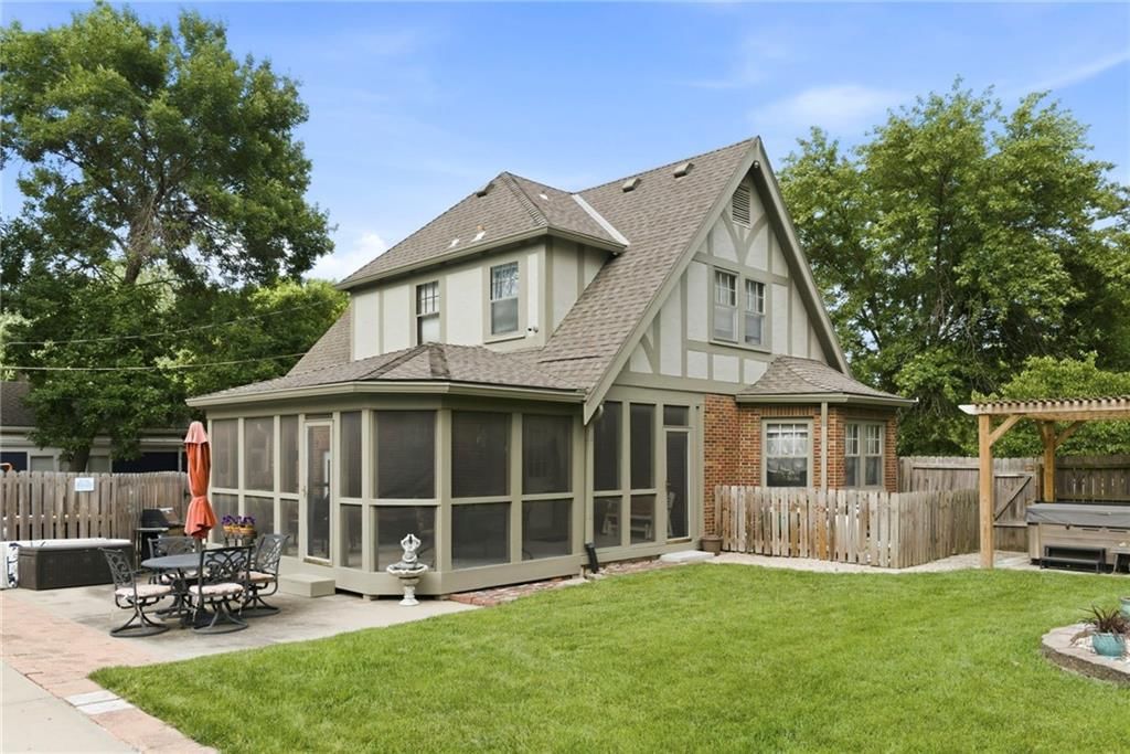 7310 Mercier Street — photo 29